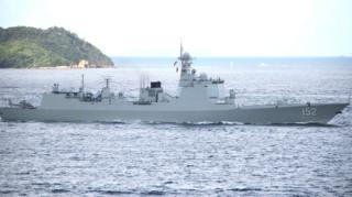濟南號驅逐艦進入維多利亞港(台灣中央社圖片7/7/2017)
