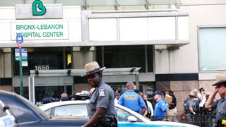 El atacante disparó con un rifle dentro del hospital e hirió a siete personas.