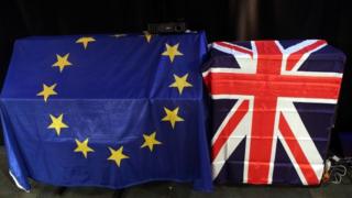 Banderas de la UE y Reino Unido