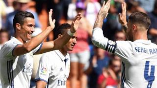 Wachezaji wa Madrid wakishangilia ushindi