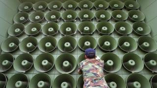 South Korea turns off loudspeaker broadcasts into North