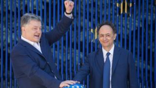 петро порошенко, Хюг Мінгареллі