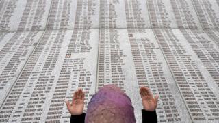 Srebrenitsa'da öldürülenler