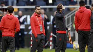 Abakinyi ba Manchester United basuzuma ikibuga ca Friends Arena ku munsi wa kabiri