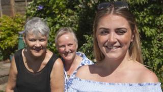 Susan dan Gerrie Douglas-Scott dengan anak perempuan mereka Jillian Stewart