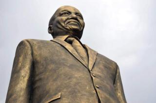 Sanamu ya shaba ya Rais Zuma