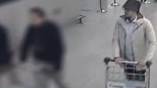 Мохамеда Абріні знають як "людину в капелюсі" після вибухів у Брюсселі