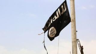 علم يستخدمه التنظيم المتشدد