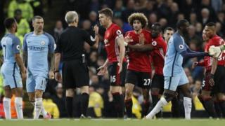 Marouane Fellaini ya samu jan kati