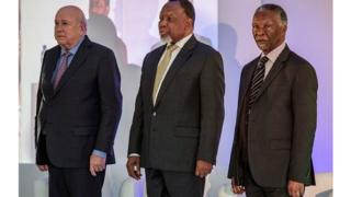 C'est la première fois que les trois anciens présidents se retrouvent pour critiquer à mots couverts la gestion du pouvoir de leur controversé successeur Jacob Zuma.