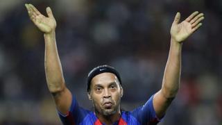 Ronadinho astaafu kucheza soka