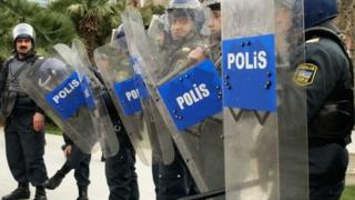 polis, nümayişlər, etirazlar