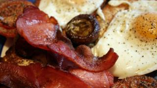 Brecwast llawn Cymreig? 'Falle ddim!