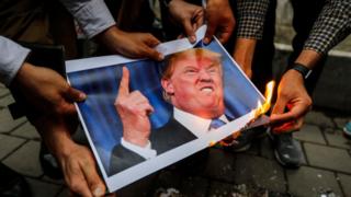 Сожжение потрета Трампа в Тегеране