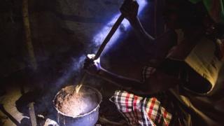 Le Soudan du Sud a plongé dans la guerre civile en décembre 2013, deux ans et demi après son indépendance du Soudan en juillet 2011.