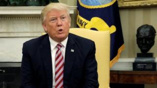 Trump wuxu ku adkaysanayaa in Comey u sheegay in aan baadhitaan ku socon.