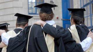 حفل تخرج لطلاب في إحدى الجامعات البريطانية