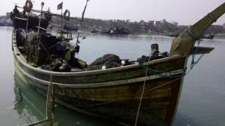 আটক ট্রলারের ভেতর লুকানো ছিল ৫লক্ষ ইয়াবার চালান