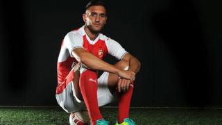 Lucas Perez devrait épauler Olivier Giroud au poste d'attaquant de pointe.