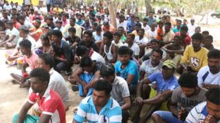 ධීවර කටයුතු වලින් වැලකි සිට නිහඩ විරෝධතාවක නිරත වූ කල්පිටිය ධීවර ජනතාව