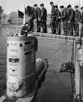 La tripulación de la nave submarina