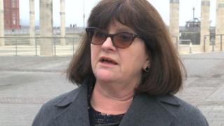 Dr Carol Bell
