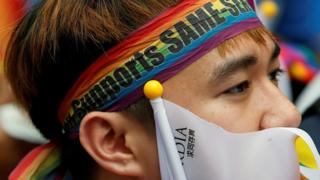 台灣社會高度關注這起釋憲案,下午四點釋憲判決宣佈,反應熱烈。