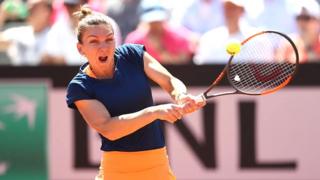 Elle a battu 6-2, 6-4 l'Estonienne Anett Kontaveit (68e mondiale) en quart de finale.
