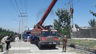 شهرداری موانع را بر می دارد