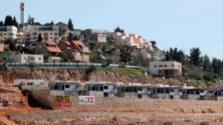 Viviendas bajo construcción en el asentamiento de Shilo