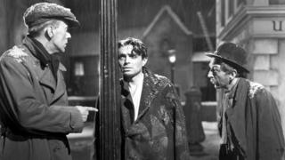James Mason (centre) in Odd Man Out, 1947