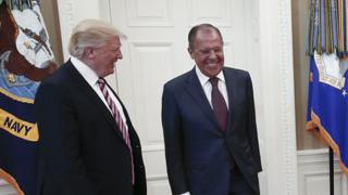Tramp hafta Oq Uyda Rossiya Tashqi ishlar vaziri Sergey Lavrov bilan uchrashgandi.
