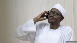 Perezida Muhammadu Buhari arimo guterefona