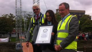 Prof Trevor Whittaker, Guinness World Record representative and QUB Vice Chancellor Prof Patrick Johnston