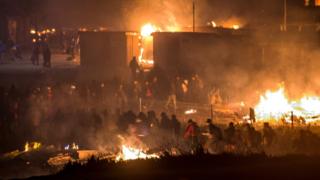 Incendio en el campamento Grande-Synthe