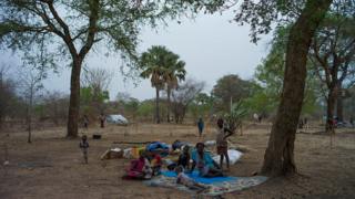 Des soudanais du sud continuent de fuir le pays en direction des pays voisins