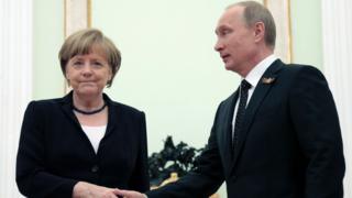 Vladimir Putin və Angela Merkel sonuncu dəfə Moskvada, Kremldə 2015-ci il mayın 10-da görüşüblər.
