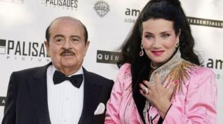 Adnan Kaşıkçı ve eşi Larnia bir davette