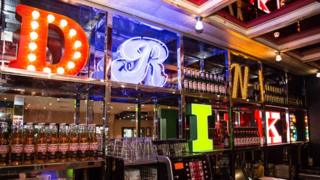 Pizza Hut bar design