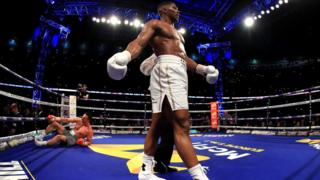 Rakibi Klitschko'yu nakavt eden Joshua'nın ilk tepkisi