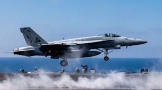 (แฟ้มภาพ) เครื่องบินรบ F/A-18E ซูเปอร์ฮอร์เน็ต ซึ่งเป็นรุ่นเดียวกับลำที่ยิงเครื่องบินทิ้งระเบิดของซีเรียตก