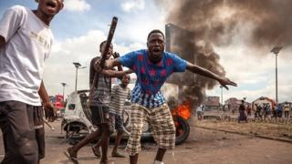 En RDC, l'opposition et le mouvement Lucha ont prévu de marcher lundi pour exiger la tenue des élections avant fin 2017.