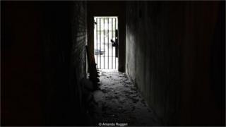 这个入口曾经是英国广播公司BBC员工进入隧道要塞(Tunnel Fortress)的通道。