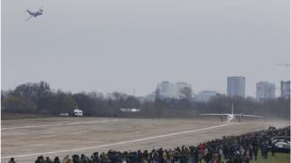 Перший політ транспортника є початком нового етапу випробувань Ан-132D.