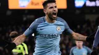 Sergio Aguero lokacin da ya ci Huddersfield