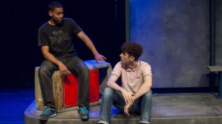 Cynhyrchiad Neontopia a Chanolfan Mileniwm Cymru o ddrama Alun Saunders, A Good Clean Heart. Oliver Wellington a James Ifan yw'r actorion