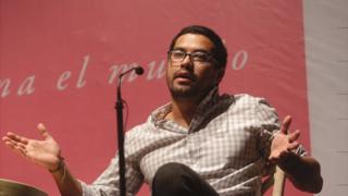 El periodista Óscar Martínez durante el Hay Festival Querétaro.