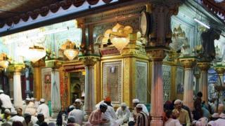 দিল্লির সুপরিচিত হজরত নিজামুদ্দিন দরগা