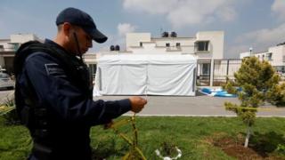 Polis, saldırının gerçekleştiği evin çevresini kordon altına aldı