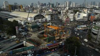 ไซต์ก่อสร้างโครงการรถไฟฟ้าสายสีน้ำเงิน ช่วงหัวลำโพง-บางแค